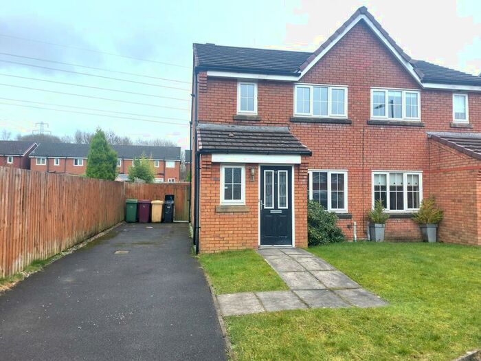 3 Bedroom Semi-Detached House To Rent In Sandileigh Drive, Bolton, BL1
