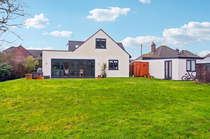 4 Bedroom Detached House For Sale In Christopher Close, Naphill, HP14