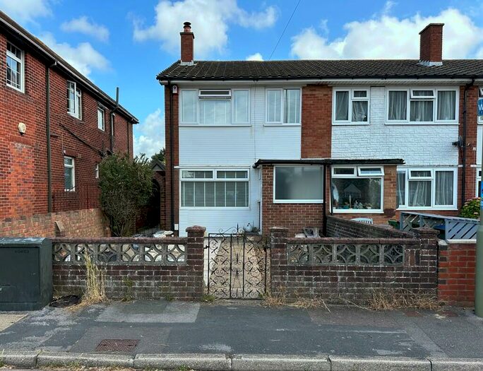 3 Bedroom Semi-Detached House To Rent In West Street, Portchester, PO16