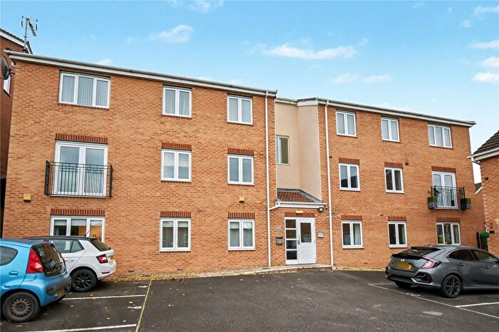 2 Bedroom Flat For Sale In Millers Croft, Castleford, West Yorkshire, WF10