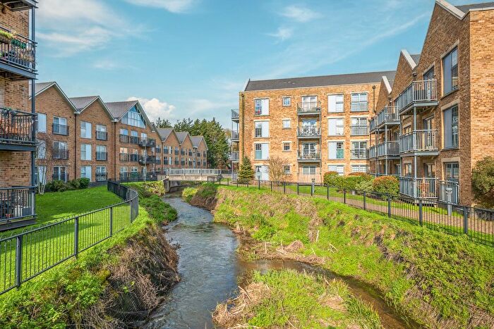 2 Bedroom Flat For Sale In Esparto Way, South Darenth, Dartford, Kent, DA4