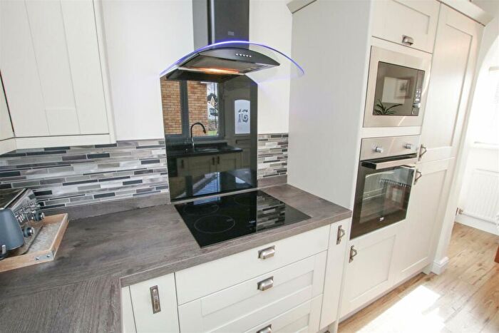 2 Bedroom Semi-Detached Bungalow For Sale In Amberley Rise, Skellow, Doncaster, DN6
