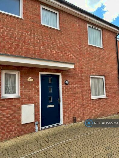 3 Bedroom Semi-Detached House To Rent In Quercetum Close, Aylesbury, HP19