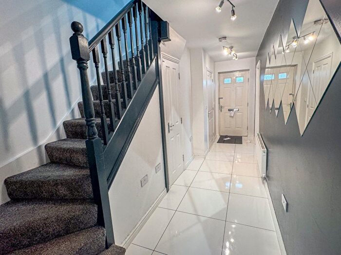 5 Bedroom Property To Rent In Wharf Road, Kiilnhurst, Mexborough, S64