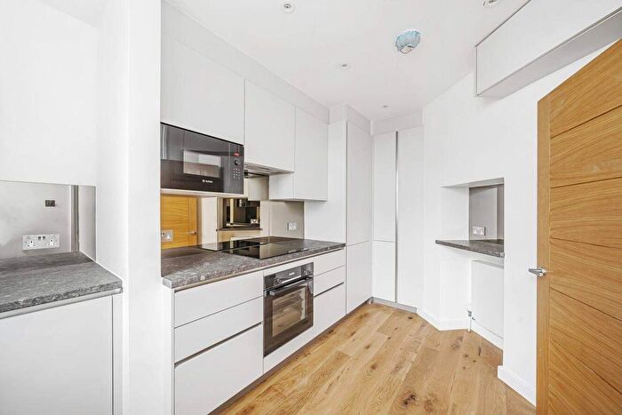 2 Bedroom Flat For Sale In Maida Vale, London, W9