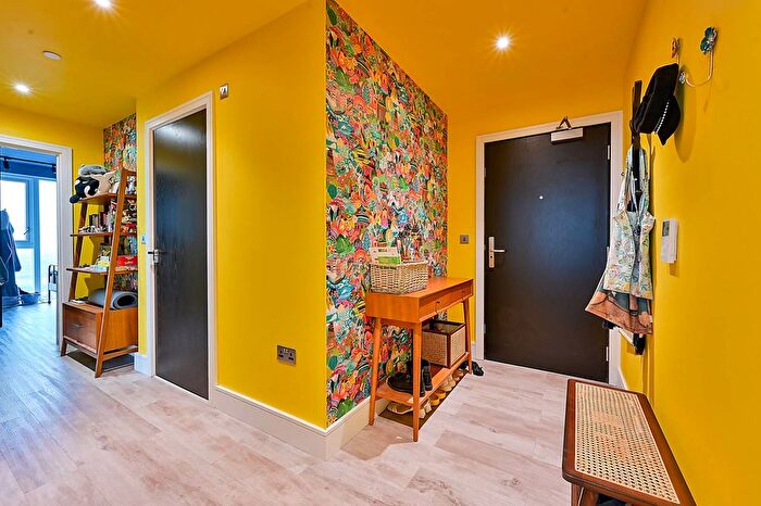 2 Bedroom Flat To Rent In Icon Tower, Acton, W3