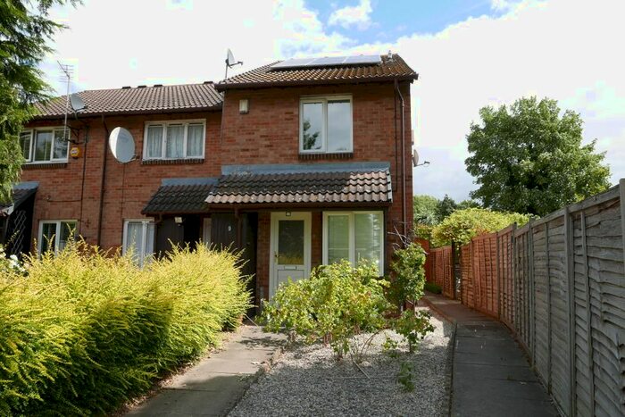 1 Bedroom Flat To Rent In Diamond Close, Dagenham, RM8