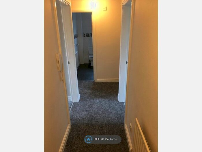 2 Bedroom Flat To Rent In Barnsdale Road, Castleford, WF10