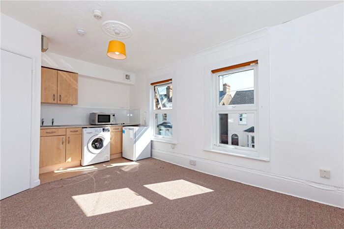 Apartment To Rent In Bullingdon Road, Oxford, OX4