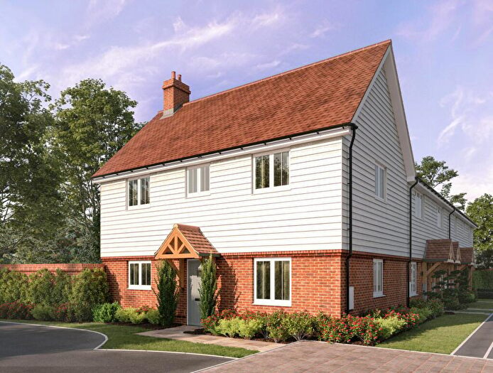 3 Bedroom Semi-Detached House For Sale In The Fairways, Lyminge, CT18