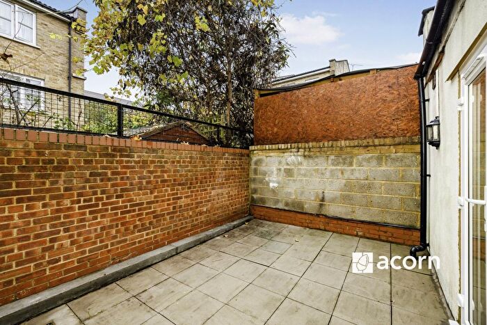 2 Bedroom Flat To Rent In Old Kent Road, London, SE1