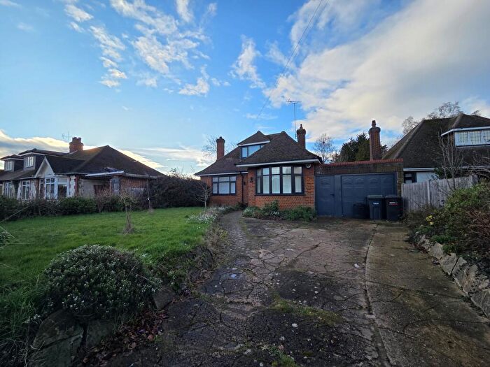 3 Bedroom Bungalow To Rent In Ashcroft Road, Luton, LU2