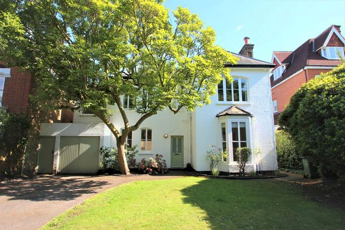 4 Bedroom Detached House To Rent In Ditton Road, Surbiton, KT6
