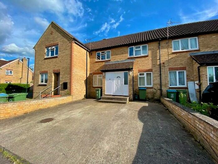 3 Bedroom Terraced House To Rent In Galloway, Aylesbury, HP19