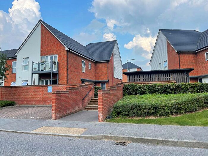 2 Bedroom Maisonette To Rent In Pondtail Avenue, Faygate, Horsham, RH12