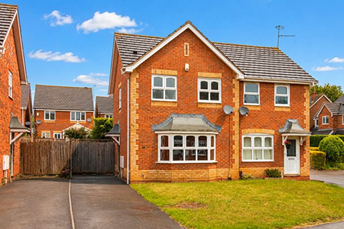 3 Bedroom Semi-Detached House For Sale In Skinner Avenue, Upton, Northampton, NN5