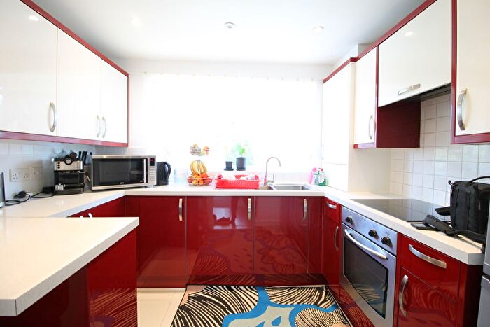 2 Bedroom Maisonette To Rent In Wincanton Crescent, Northolt, UB5