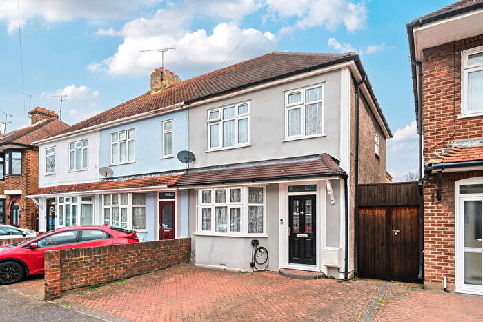 3 Bedroom End Of Terrace House For Sale In Spacious Family Home With Driveway & Double Garage, ME7