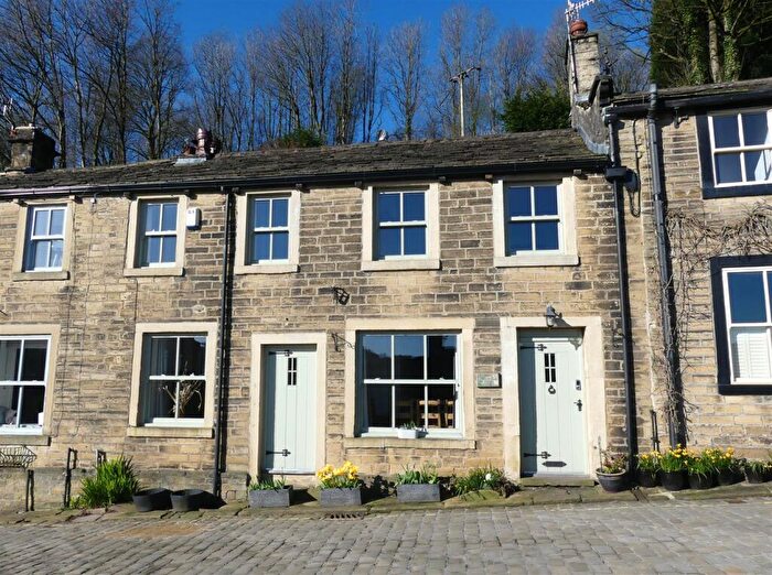 3 Bedroom Cottage To Rent In Main Street, Haworth, BD22