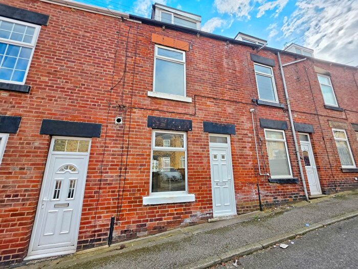 2 Bedroom Terraced House For Sale In Orchard Street, Wombwell, Barnsley, S73