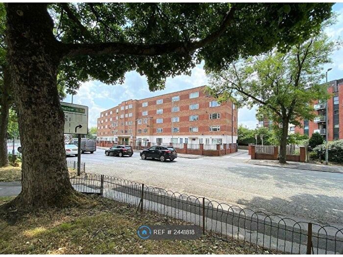 1 Bedroom Flat To Rent In Parrs Wood Court, Manchester, M20