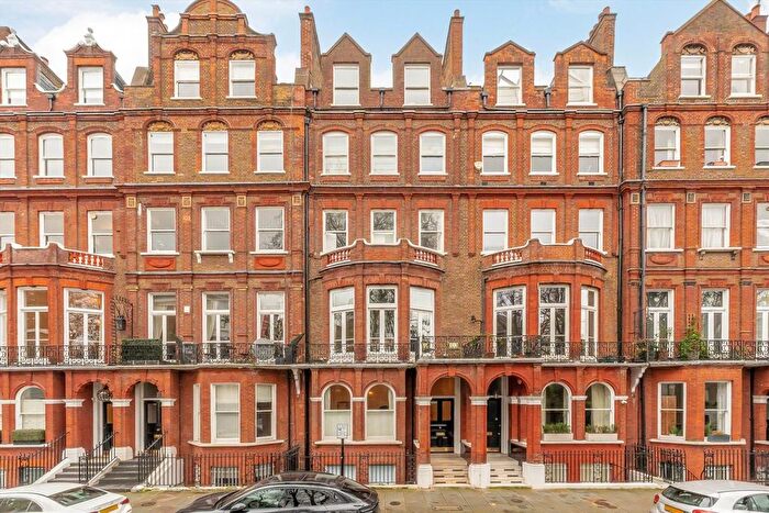 2 Bedroom Flat For Sale In Gledhow Gardens, South Kensington, SW5