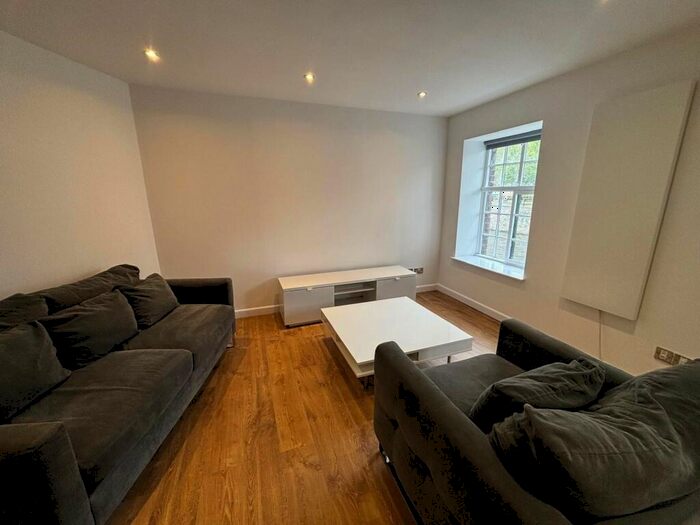 2 Bedroom Flat To Rent In Water Lane, Leeds, Uk, LS11