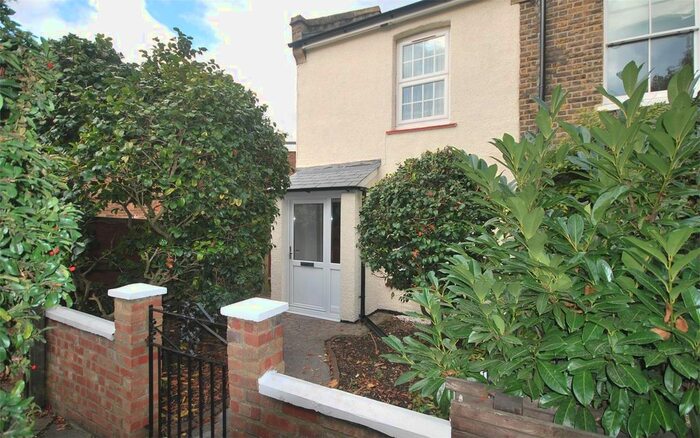 3 Bedroom End Of Terrace House To Rent In Staten Gardens, Twickenham, TW1