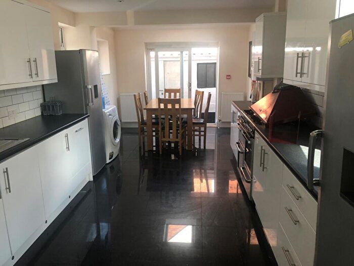 6 Bedroom Terraced House To Rent In Elmside, Exeter, EX4