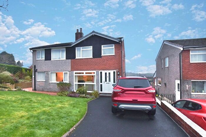 3 Bedroom Semi Detached House For Sale In Openshaw Drive, Blackburn, Lancashire, BB1