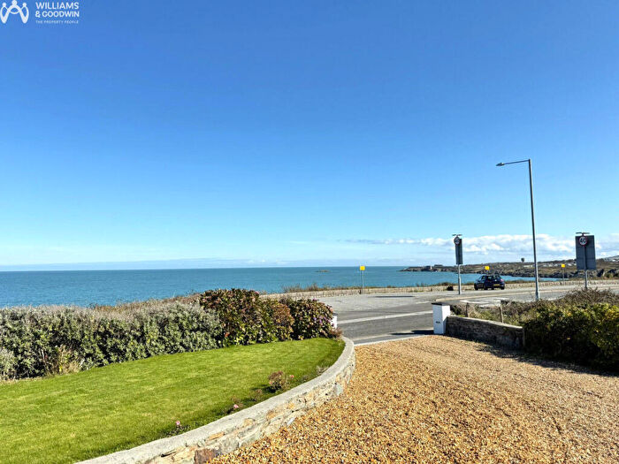 3 Bedroom Detached Bungalow For Sale In Bull Bay, Amlwch, Anglesey, LL68