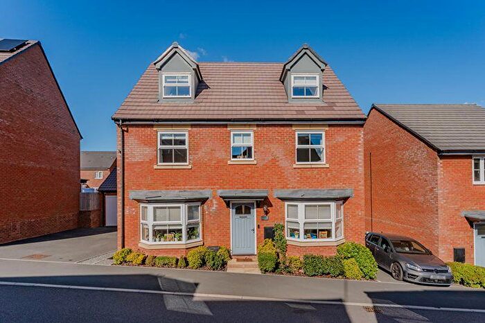 5 Bedroom Detached House For Sale In The Furrow- Market Harborough, LE16