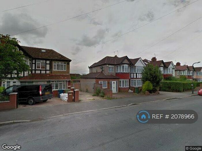 2 Bedroom Flat To Rent In Clitheroe Avenue, Harrow, HA2