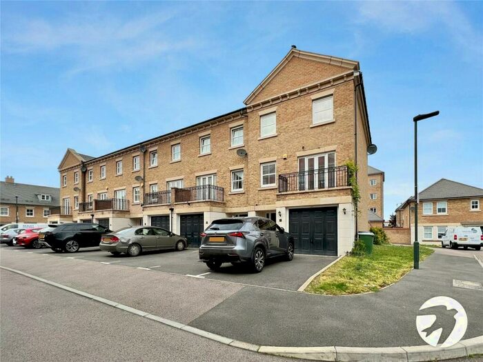 4 Bedroom End Of Terrace House To Rent In Crimson Road, Erith, DA8