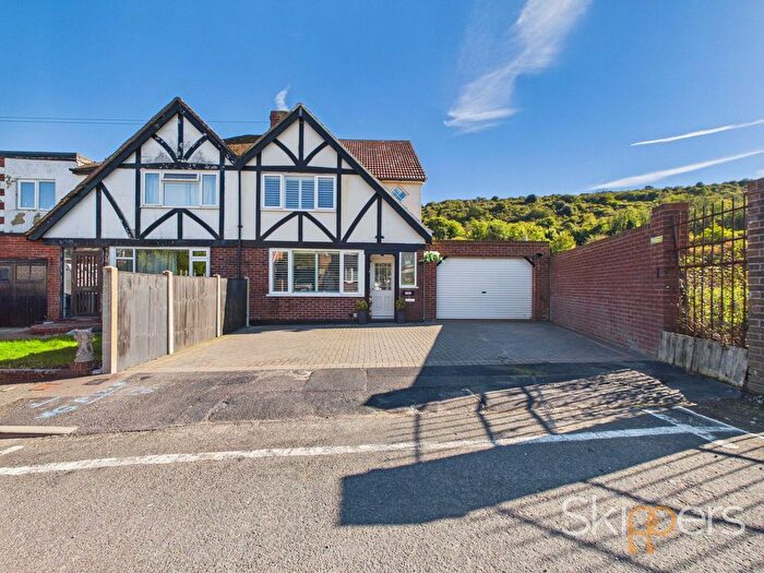 3 Bedroom Semi-Detached House For Sale In Manor Road, Dover, CT17