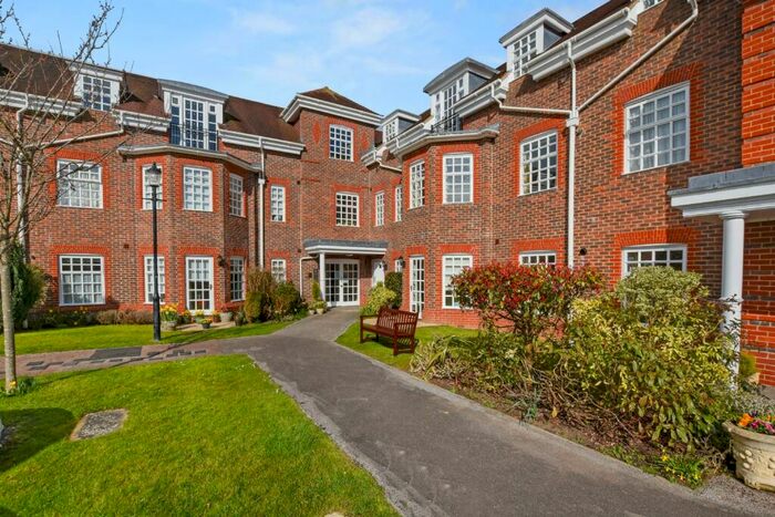 2 Bedroom Retirement Property For Sale In Farmery Court, Castle Village, Benningfield Gardens, Berkhamsted, Hertfordshire, HP4