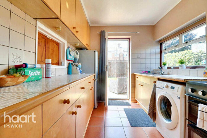 3 Bedroom End Of Terrace House For Sale In Agate Close, Ipswich, IP1