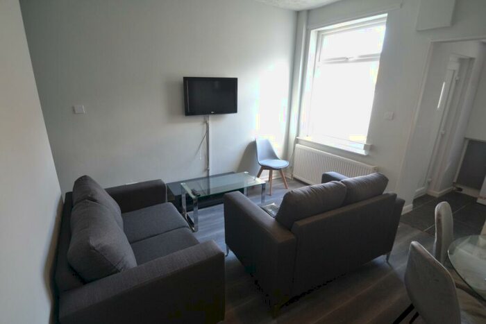 3 Bedroom Terraced House To Rent In Romney Street, Salford, M6