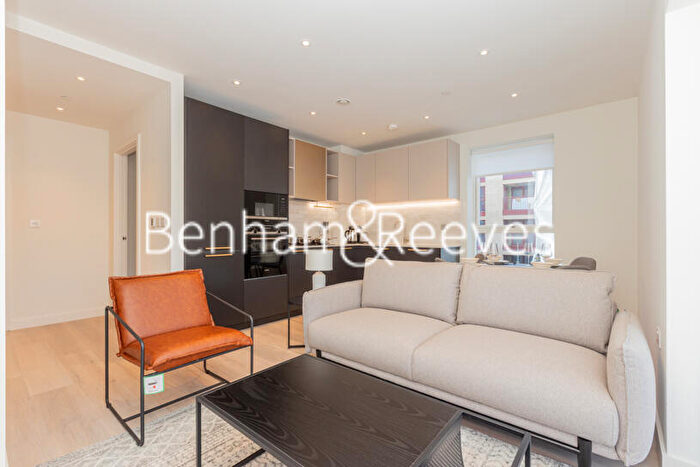 2 Bedroom Apartment To Rent In Mary Neuner Road, Alexandra Gate, N8
