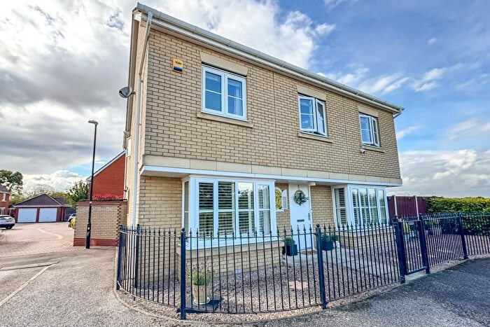 4 Bedroom Detached House For Sale In Stilwells, Rochford, SS4