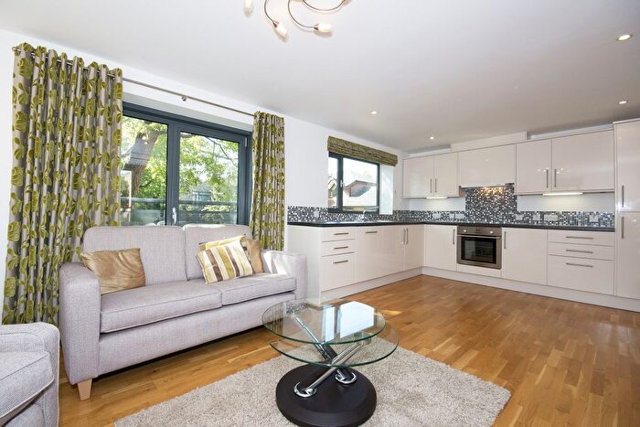 1 Bedroom Flat To Rent In Hernes Crescent, Oxford, OX2