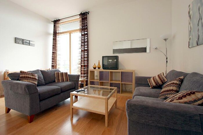 1 Bedroom Apartment To Rent In Crampton Street, London, SE17