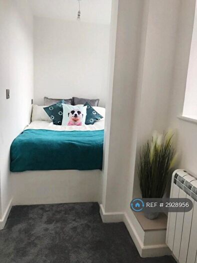 3 Bedroom Flat To Rent In Fairfield Court, Manchester, M14