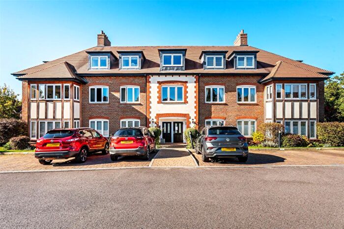 3 Bedroom Retirement Property For Sale In Reeves House, Hartfield Road, Leatherhead, KT22