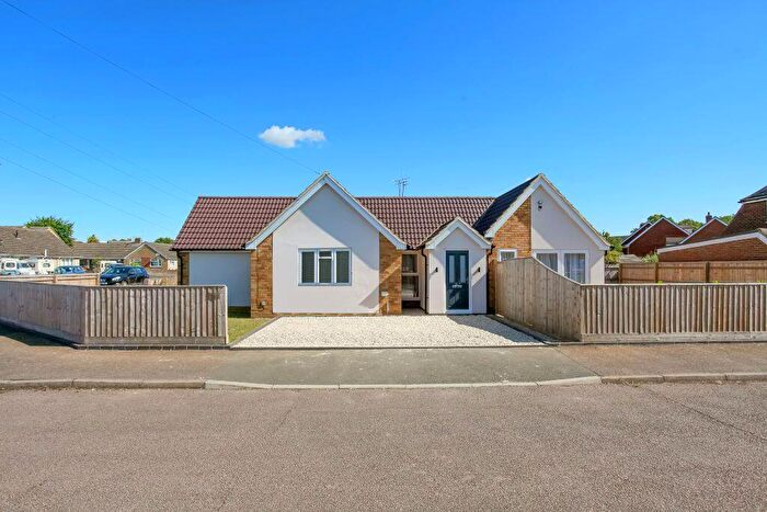 3 Bedroom Detached Bungalow For Sale In St Annes Road, Banbury, OX16