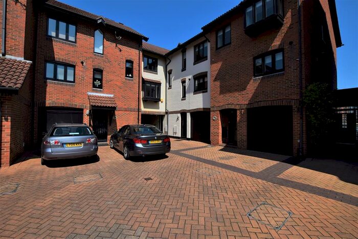 3 Bedroom Town House To Rent In Calshot Court, Channel Way, Ocean Village, Southampton, SO14
