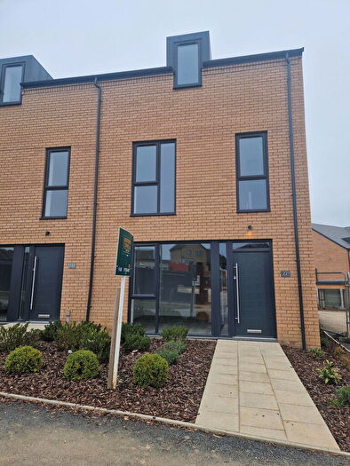 4 Bedroom End Of Terrace House To Rent In Roman Road, Corby, NN18