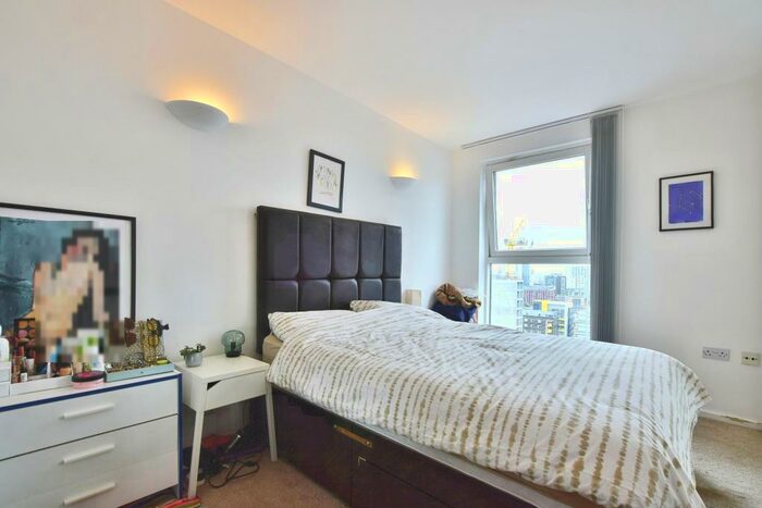 2 Bedroom Apartment To Rent In Skyline Central, Goulden Street, Manchester, M4