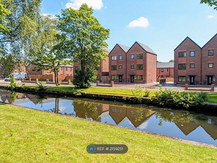 4 Bedroom Semi-Detached House To Rent In Redcliffe Drive, Manchester, M4