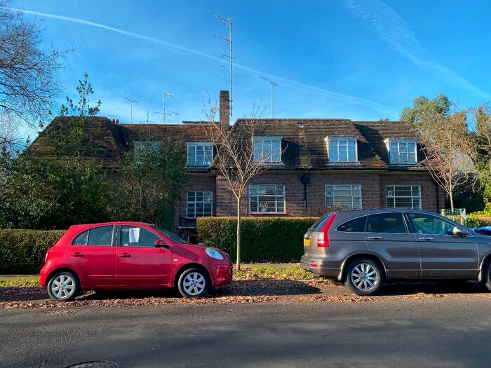 3 Bedroom Flat To Rent In Falloden Court, Brookland Rise, London, NW11